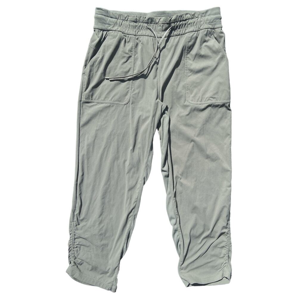 Lululemon‎ Beyond the Studio Crop Green 10